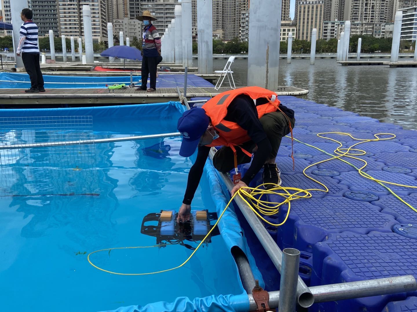 近海水域各显神通!全国水下机器人(湛江)大赛拉开帷幕 近海水域各显神通!全国水下机器人(湛江)大赛拉开帷幕