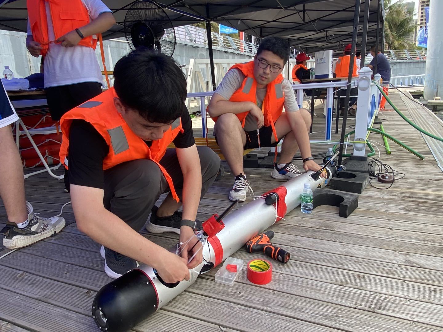 近海水域各显神通!全国水下机器人(湛江)大赛拉开帷幕 近海水域各显神通!全国水下机器人(湛江)大赛拉开帷幕